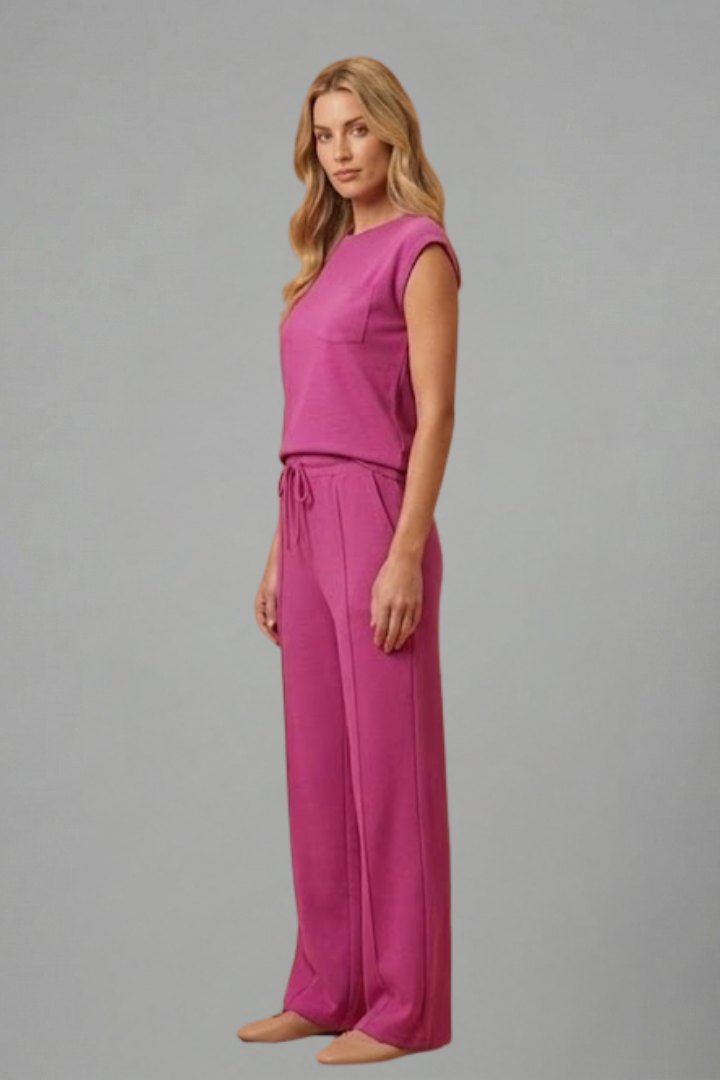 Comfortable Apricot Loungewear Set for Women with Round Neck Short Sleeve Side Pockets Elastic Waist Relaxed Fit Cosy St