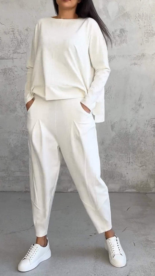 Comfortable Black Loungewear Set for Women with Long Sleeve Relaxed Fit Pleated Cosy Style