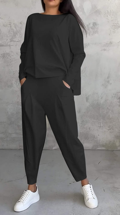 Comfortable Black Loungewear Set for Women with Long Sleeve Relaxed Fit Pleated Cosy Style