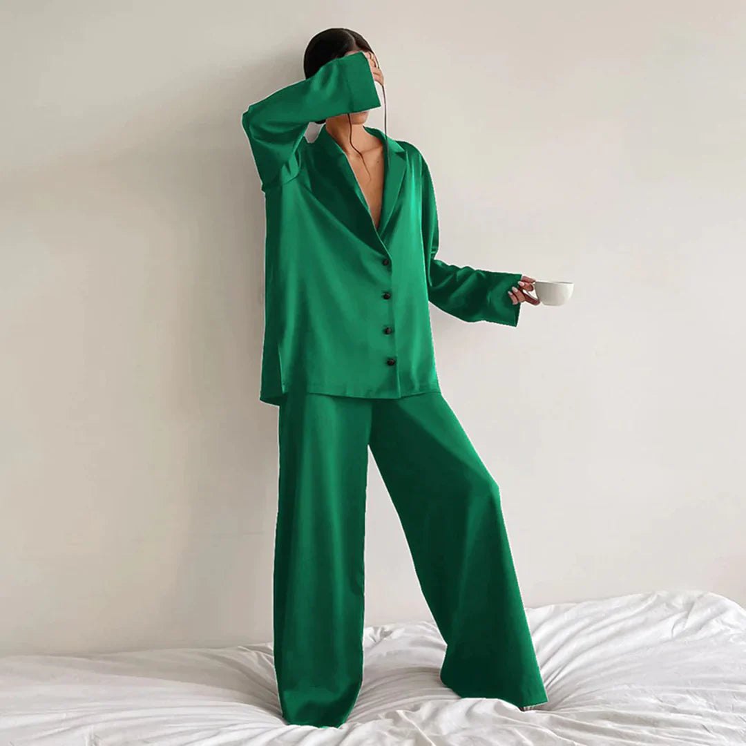 Comfortable Black Pajamas Set for Women with Relaxed Fit Soft Finish Classic Cut Everyday Style