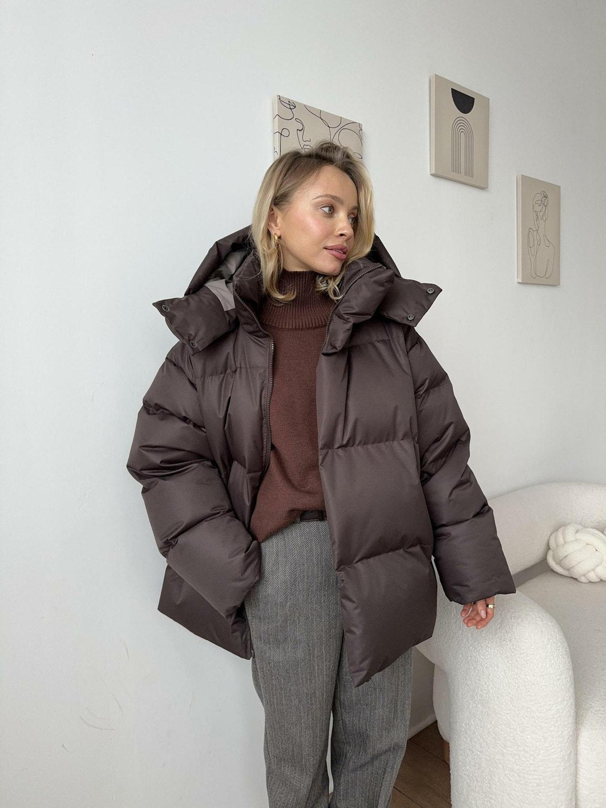 Comfortable Black Puffer Jacket for Women with Collared Zip Front Side Pockets Oversized Fit Quilted Layered Style