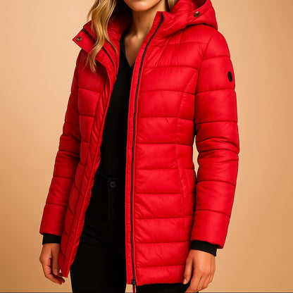 Comfortable Black Puffer Jacket for Women with Relaxed Fit Everyday Wear Soft Finish Winter Style