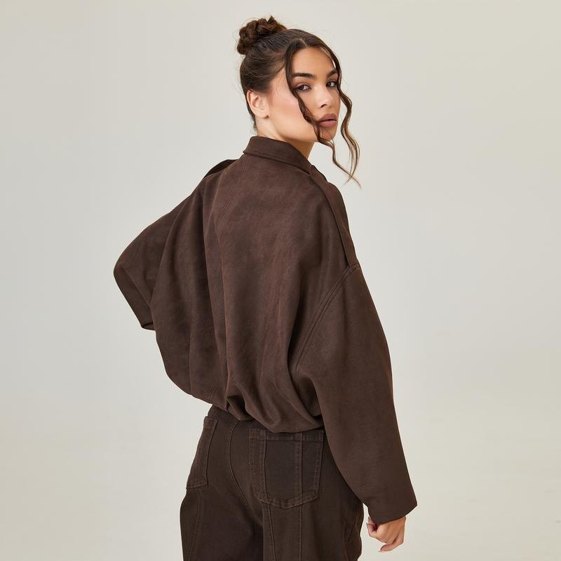 Comfortable Brown Faux Suede Jacket for Women with Collared Zip Front Oversized Fit Relaxed Fit Cropped Layered Style