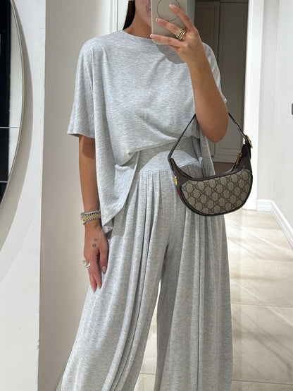 Comfortable Brown Loungewear Set for Women with Wide Leg Relaxed Fit Everyday Wear Lounge Style