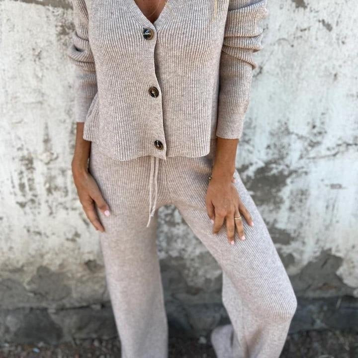 Comfortable Gray Sweat Set for Women with Relaxed Fit Everyday Wear Soft Finish Lounge Style
