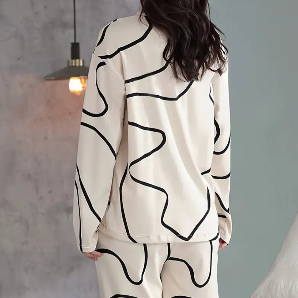 Comfortable White Pajamas Set for Women with Relaxed Fit Everyday Wear Soft Finish Lounge Style